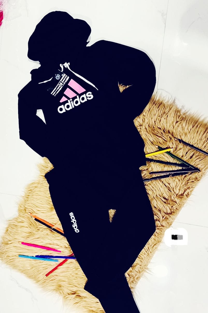 579 Adidas negro