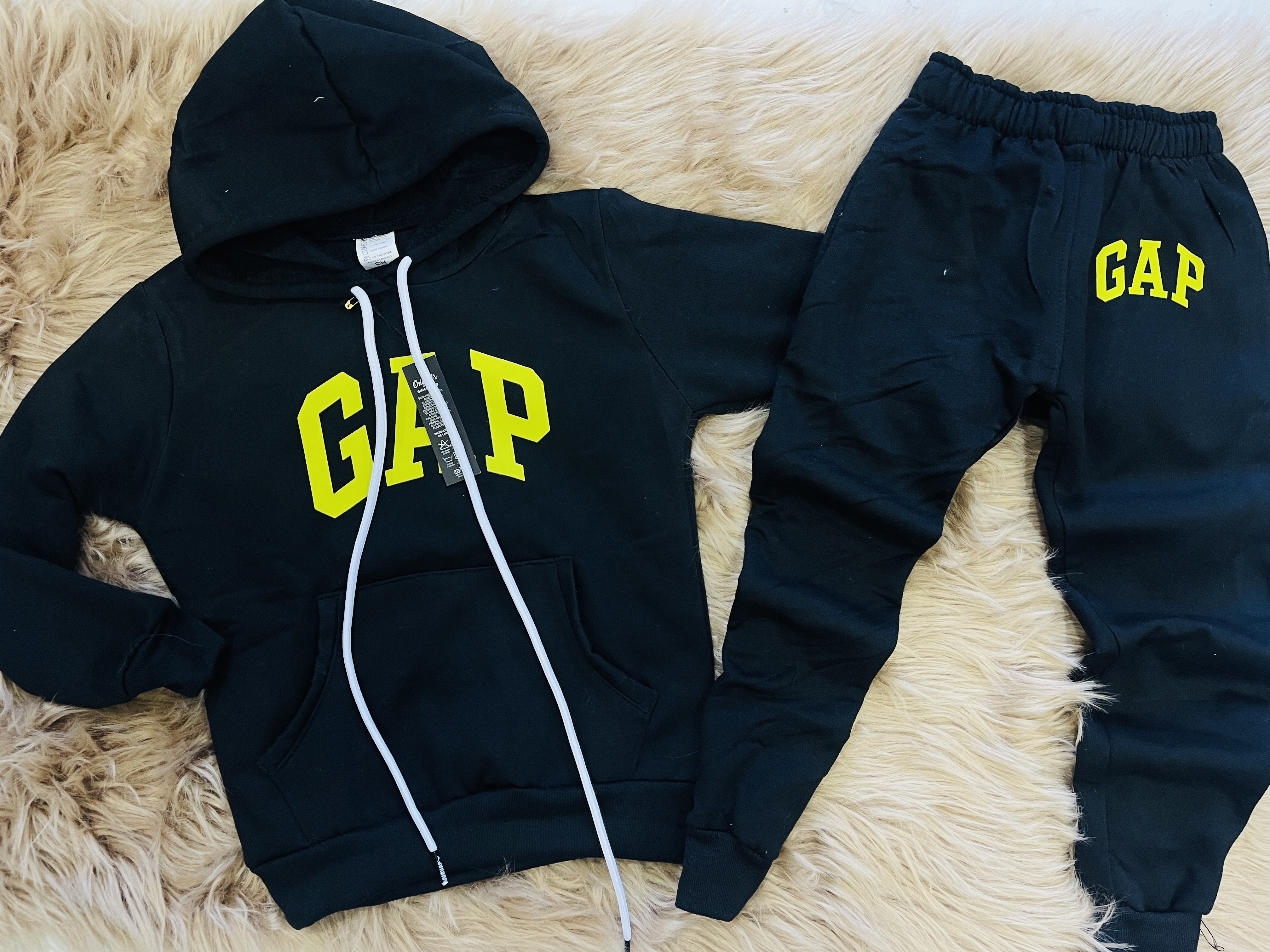 579 Gap
