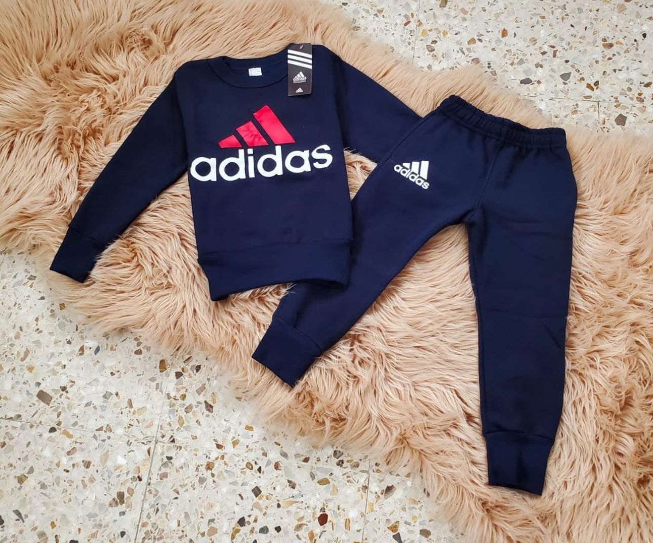 580 Adidas negro