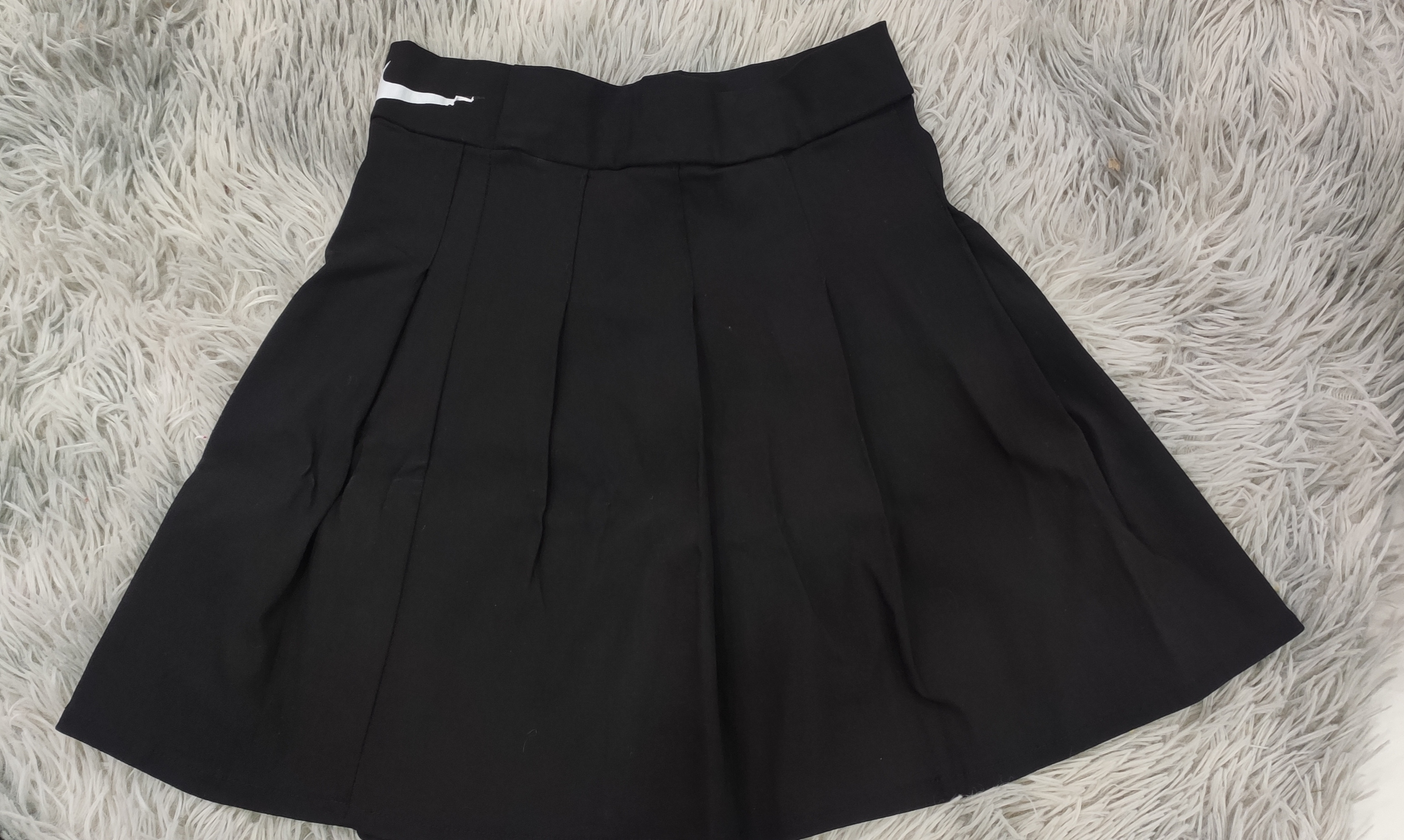 923 Falda negra