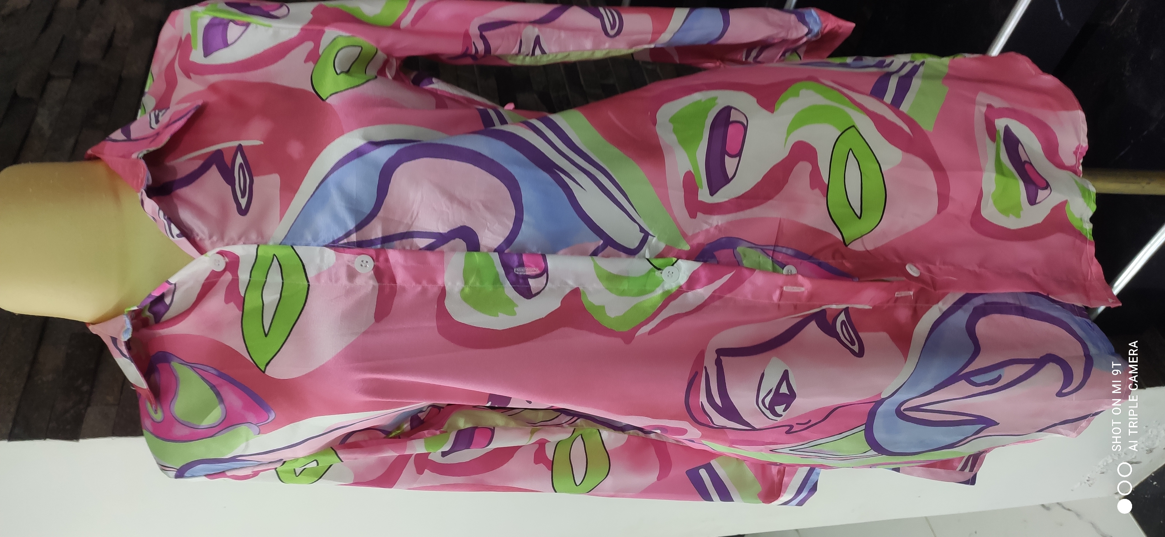 951 Caras rosa