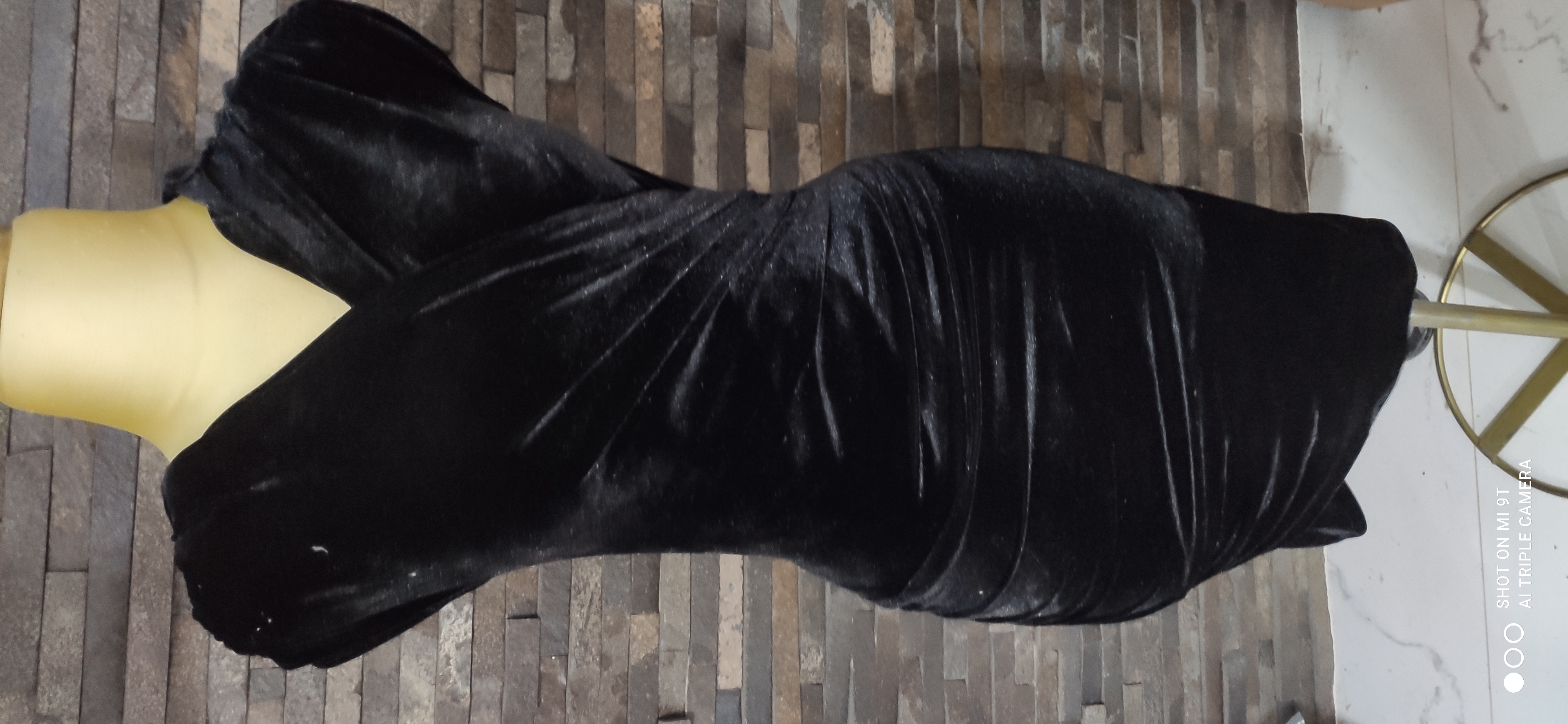 974 Vestido negro terciopelo